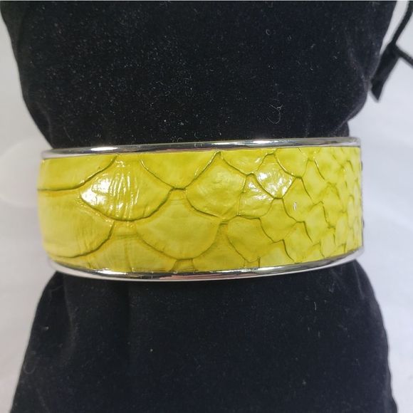 Jessica Simpson Bangle Bracelet - Picture 2 of 3